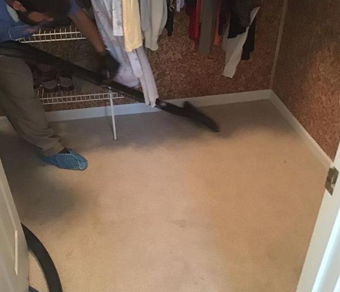SERVPRO cleaning carpet